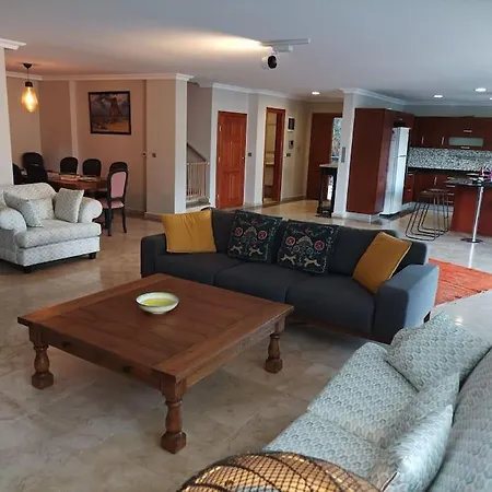 Modern House In Perfect Location אלאניה