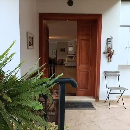 Modern House In Perfect Location Hotel 4*